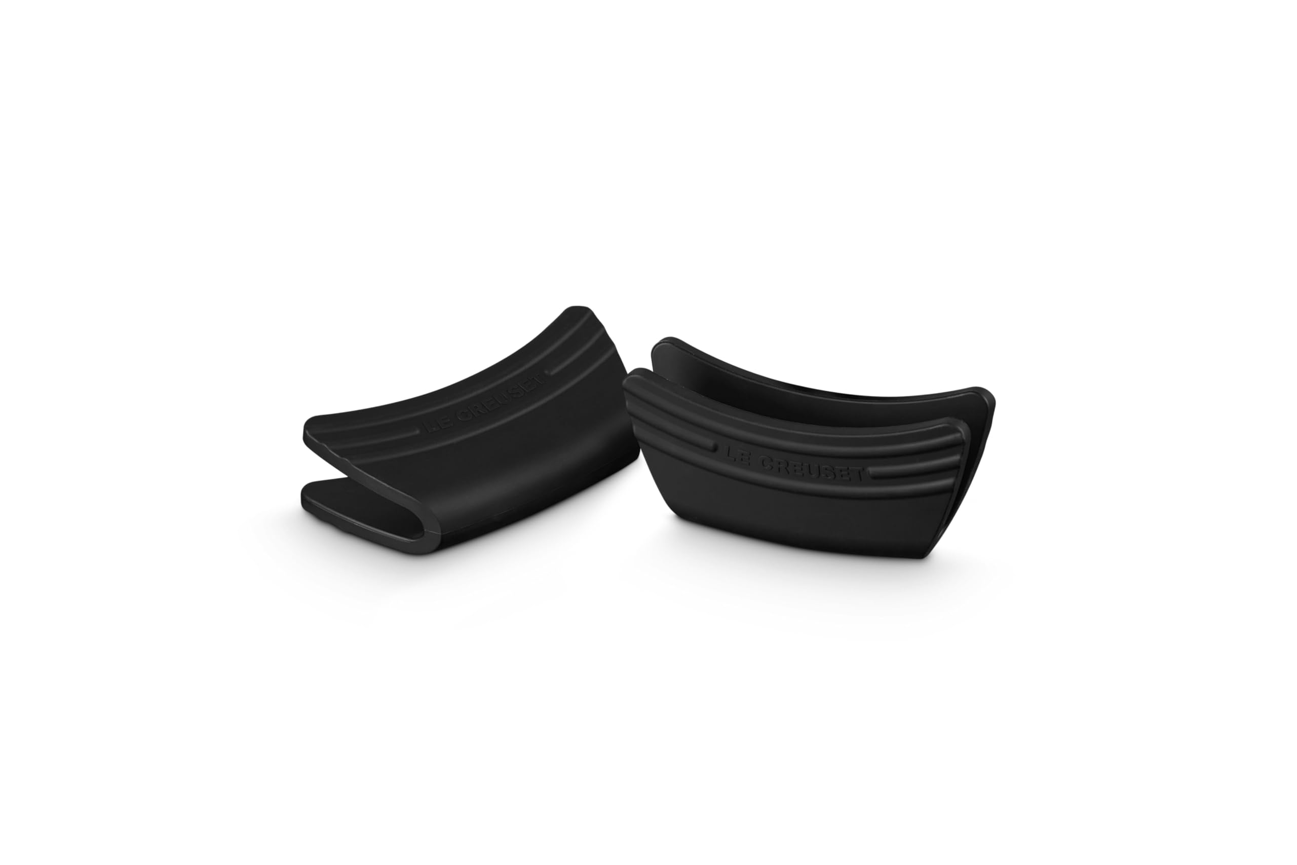 Le Creuset protège-poignées face avant montrant la forme et le noir pratique
