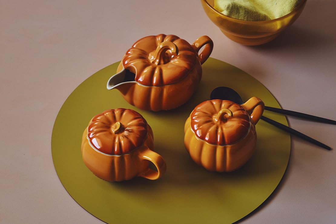 Le Creuset sur table dressée, esthétique Persimmon pour repas festif