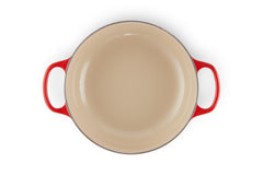 Le Creuset sauteuse avec couvercle déposé illustrant circulation de vapeur