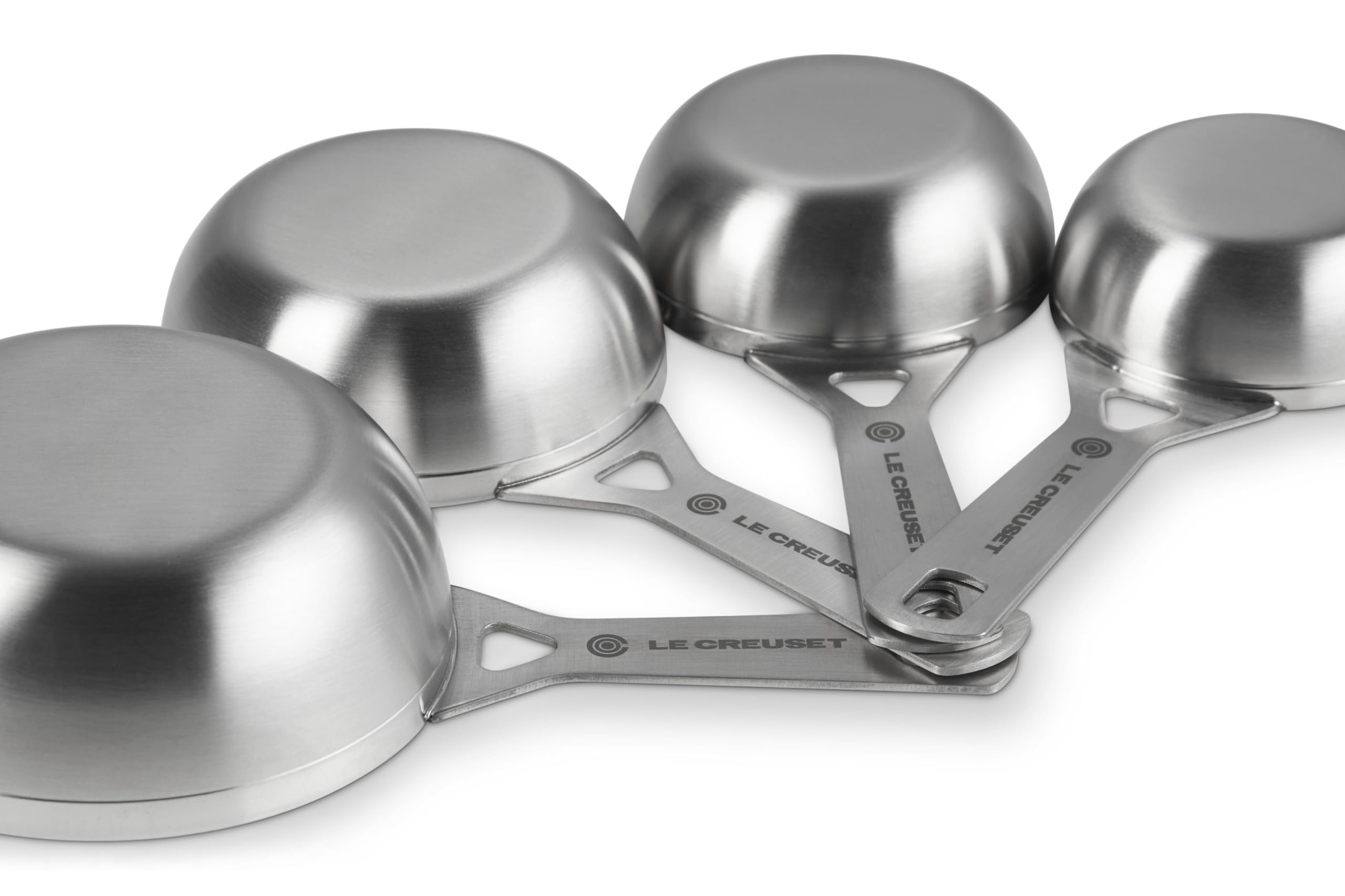 Le Creuset tasses empilées pour rangement compact et gain de place