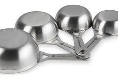 Le Creuset tasses empilées pour rangement compact et gain de place