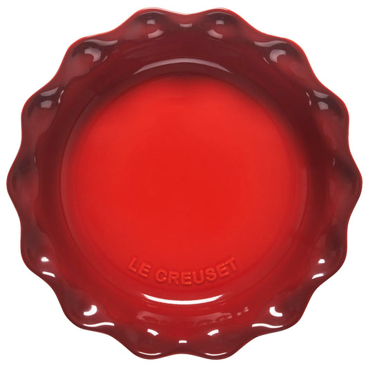 Le Creuset gros plan bord cannelé montrant détail et service facile