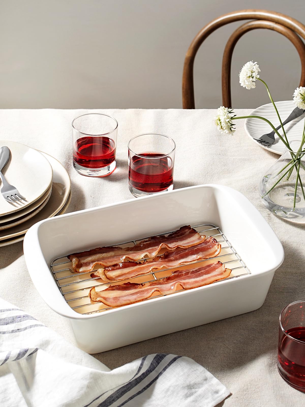 LE TAUCI rack placé sous un poulet rôti pour réduire graisses et améliorer texture