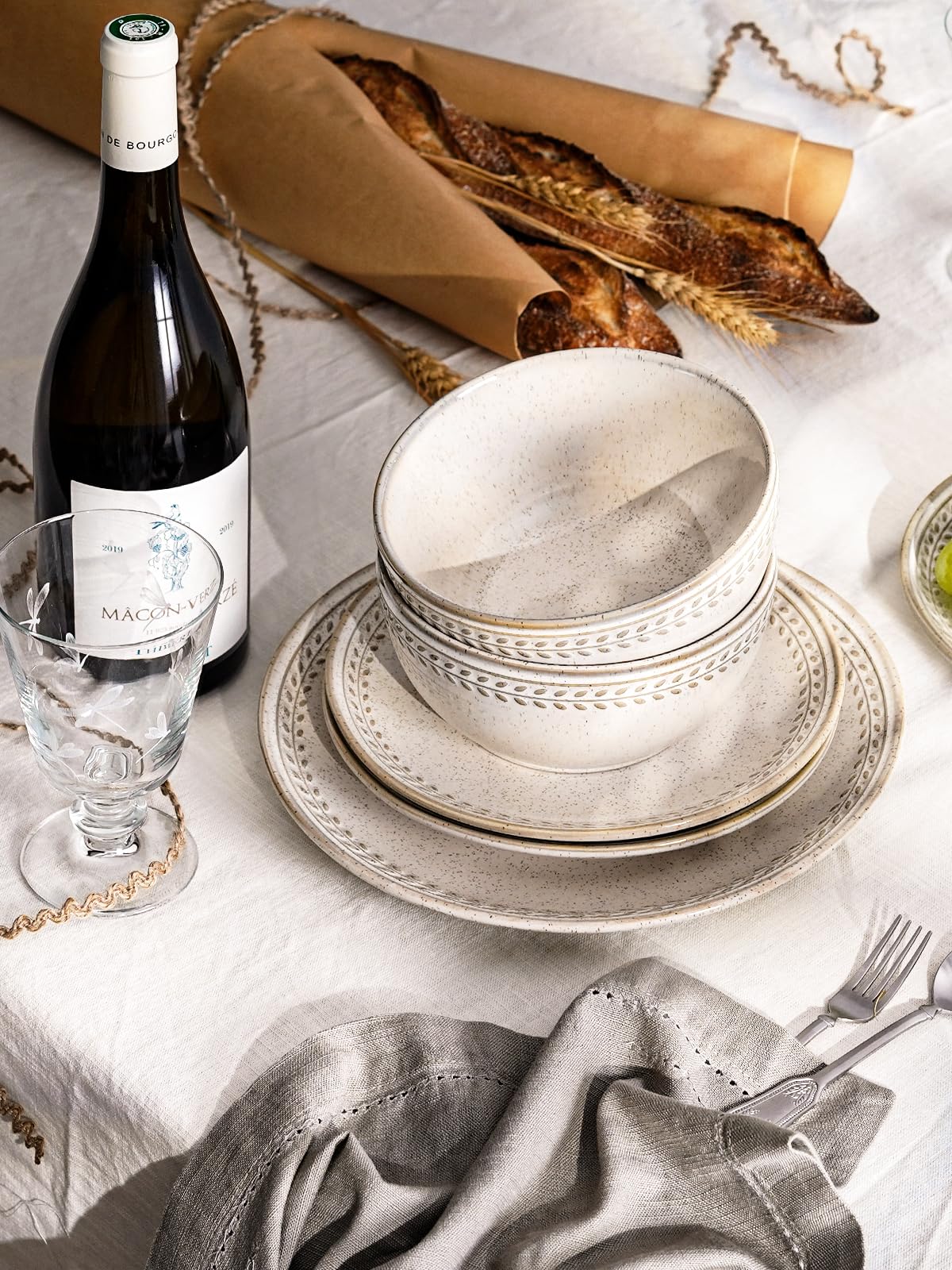 LE TAUCI service en situation à table convivial et stylé