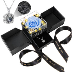 Lebana face du coffret montrant la rose bleue ciel et l’élégance durable