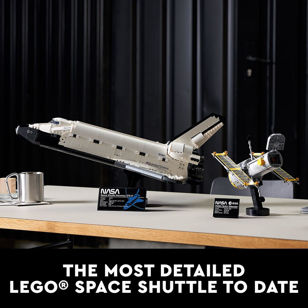 LEGO Discovery baie cargo ouverte illustrant mécanismes et richesse des détails