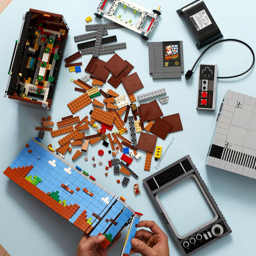 LEGO NES manette avec câble LEGO exposant réalisme et connexion fidèle