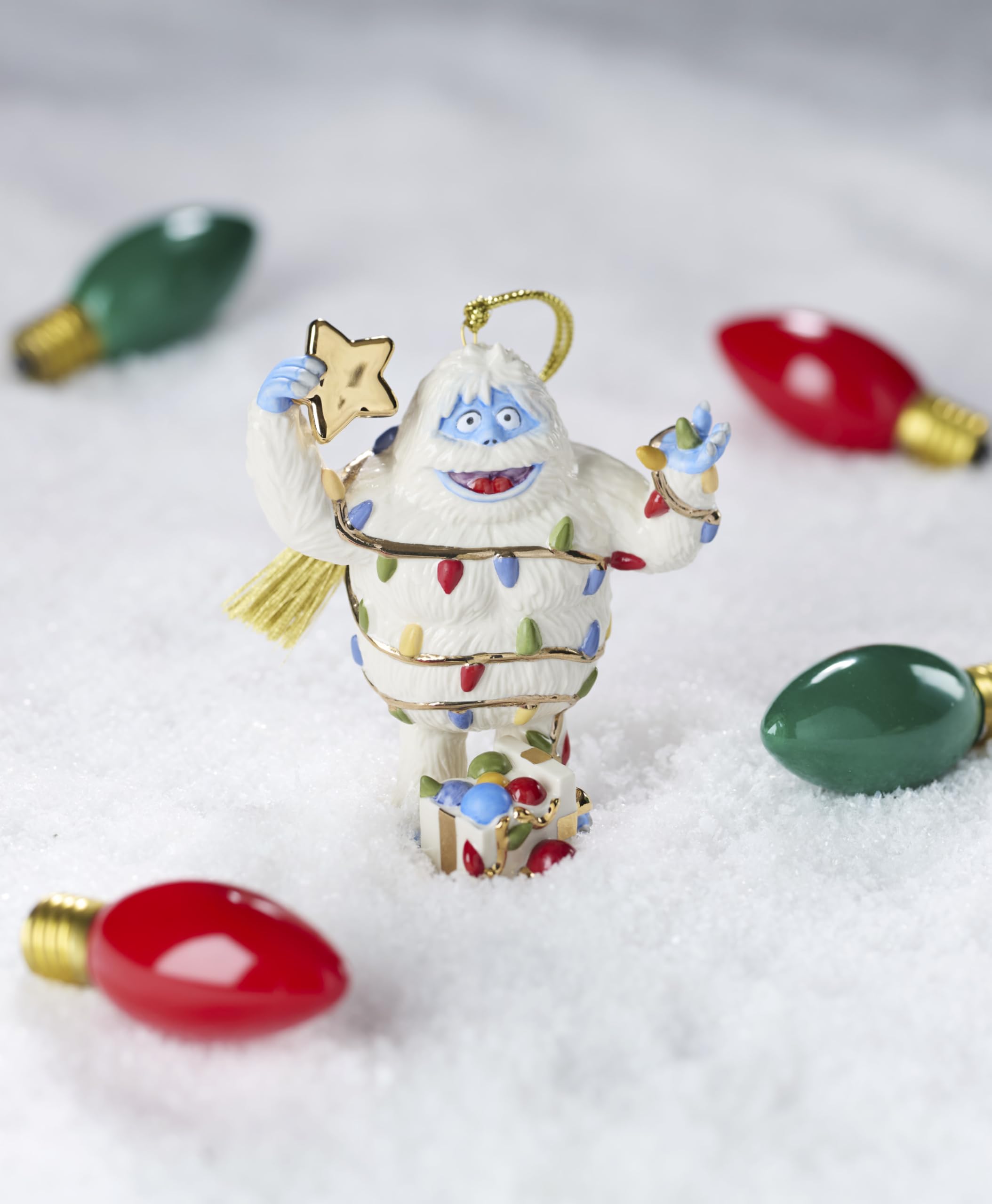 Lenox Bumble placé sur sapin festif, ajoute charme et gaieté
