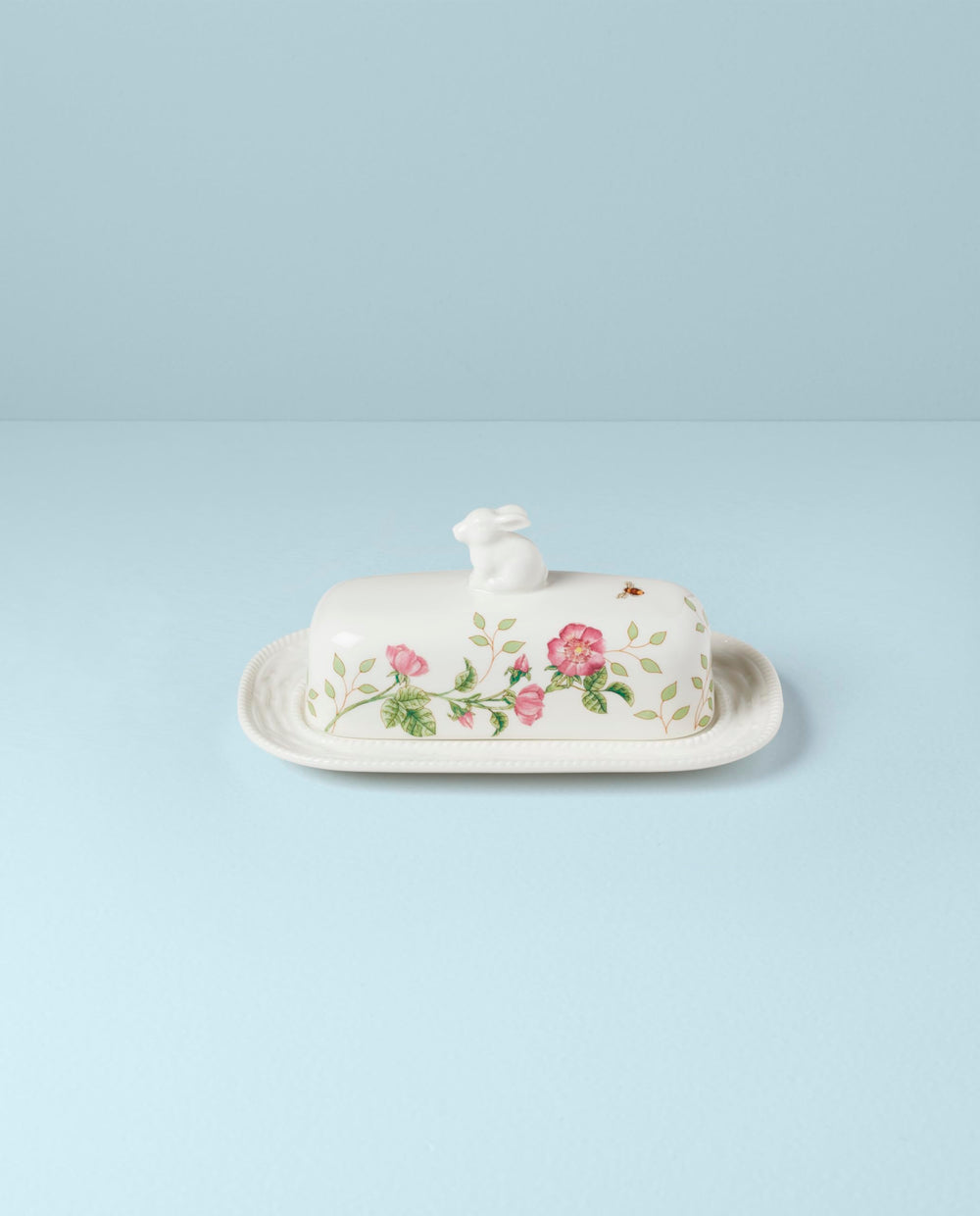 Lenox gros plan du couvercle avec lapin offrant prise facile et charme