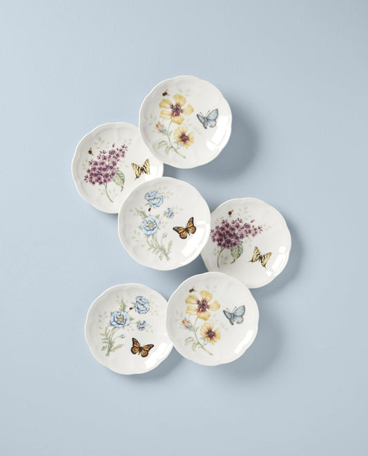 Lenox gros plan sur le motif papillon et fleurs montrant détails et finition résistante