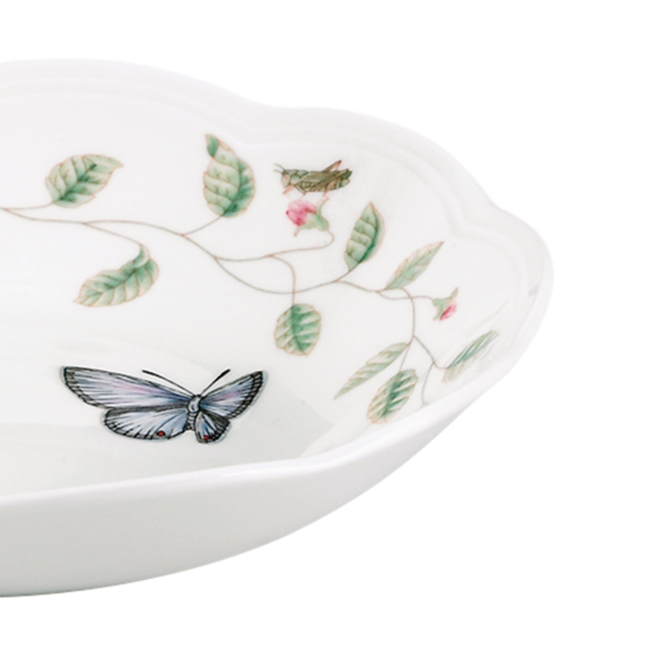 Lenox bol en usage rempli de pâtes, montre fonctionnalité et contenance