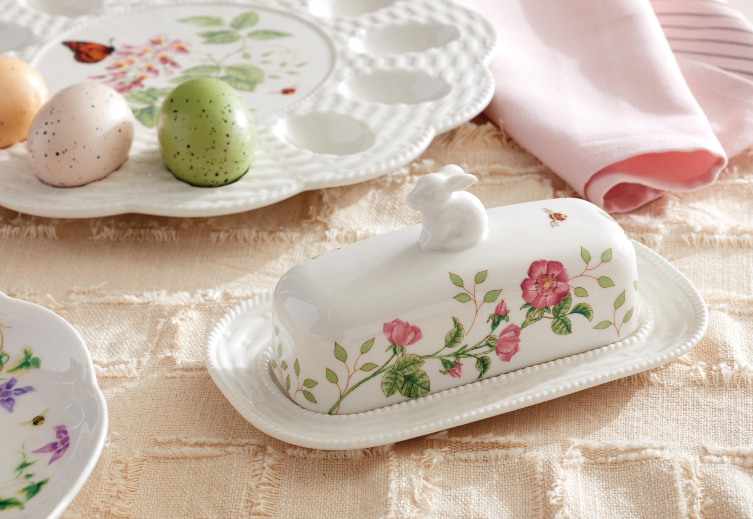 Lenox coupelle en situation sur table de Pâques améliorant présentation