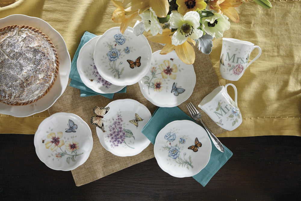Lenox assiette Butterfly Meadow utilisée pour un dessert, présentation soignée et appétissante
