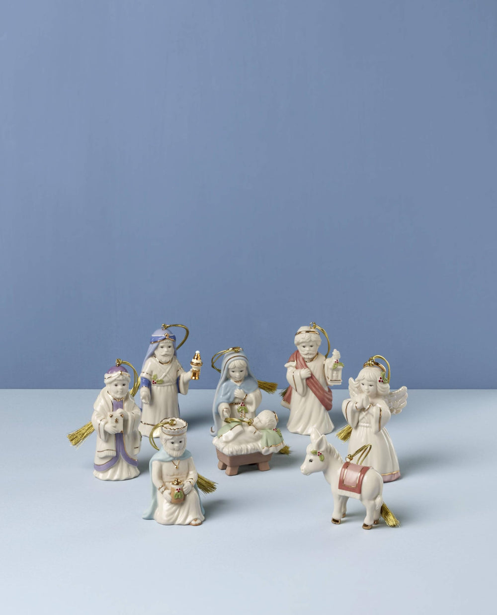 Lenox gros plan porcelaine sur détail sculpté avec accents or 24K, durable et fin