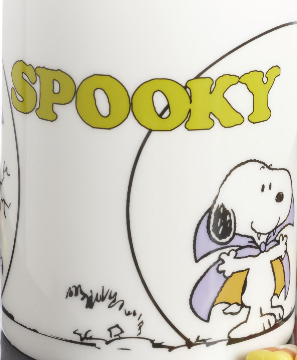 Lenox mug dans décor Halloween montrant ambiance saisonnière conviviale