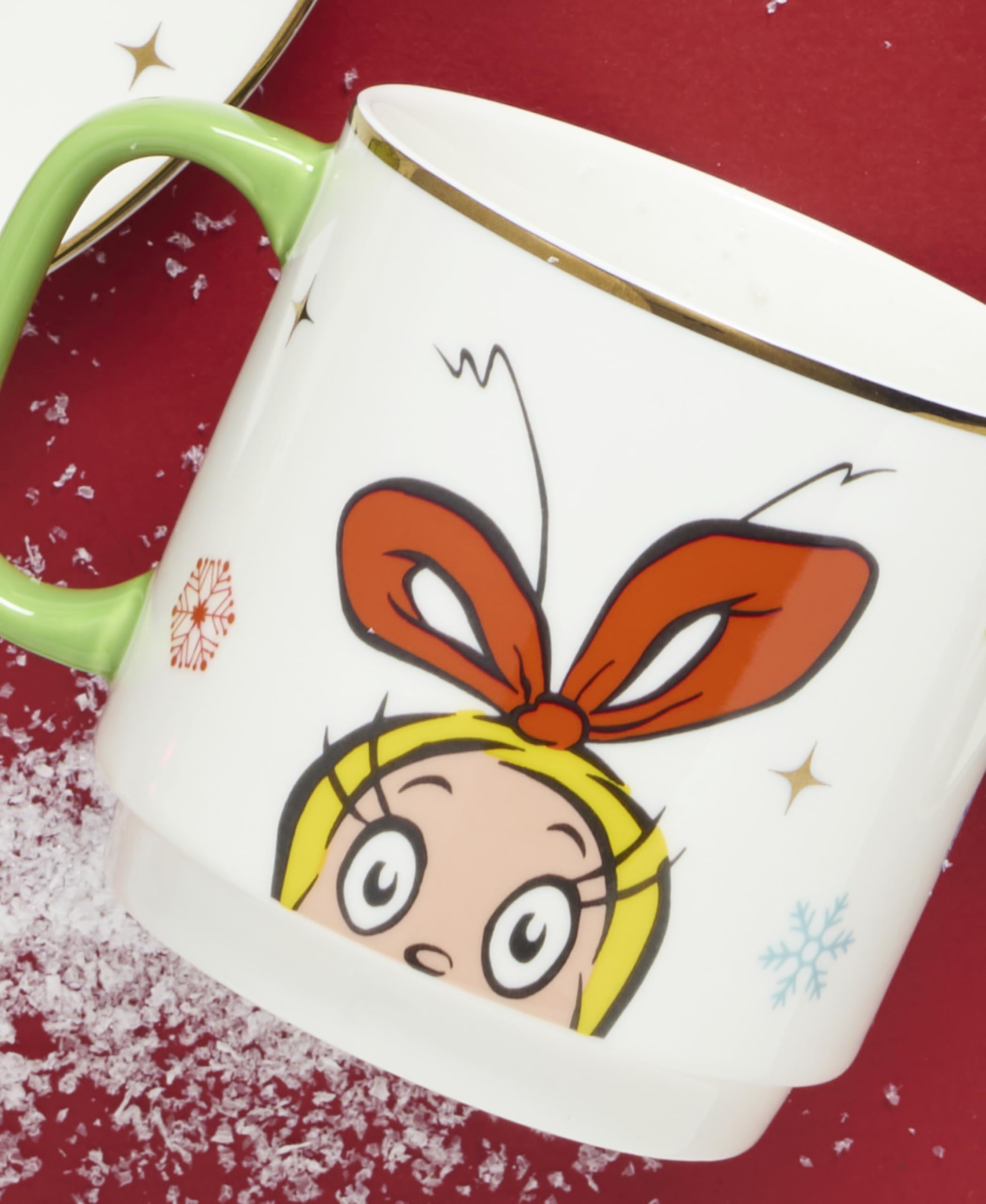 Lenox mugs présentés sur table de Noël apportant ambiance festive