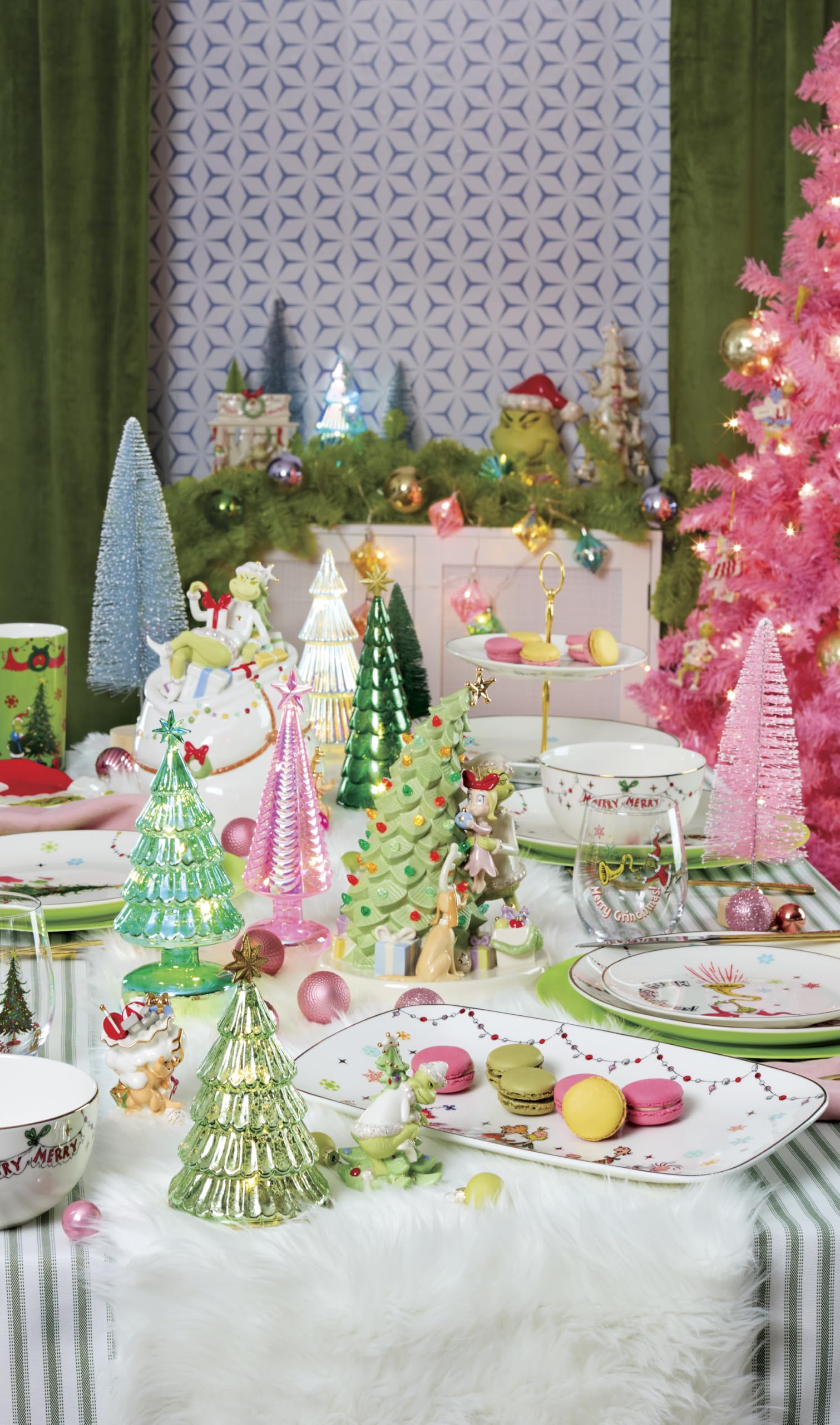 Lenox plateau mis en scène sur table de Noël, crée ambiance chaleureuse