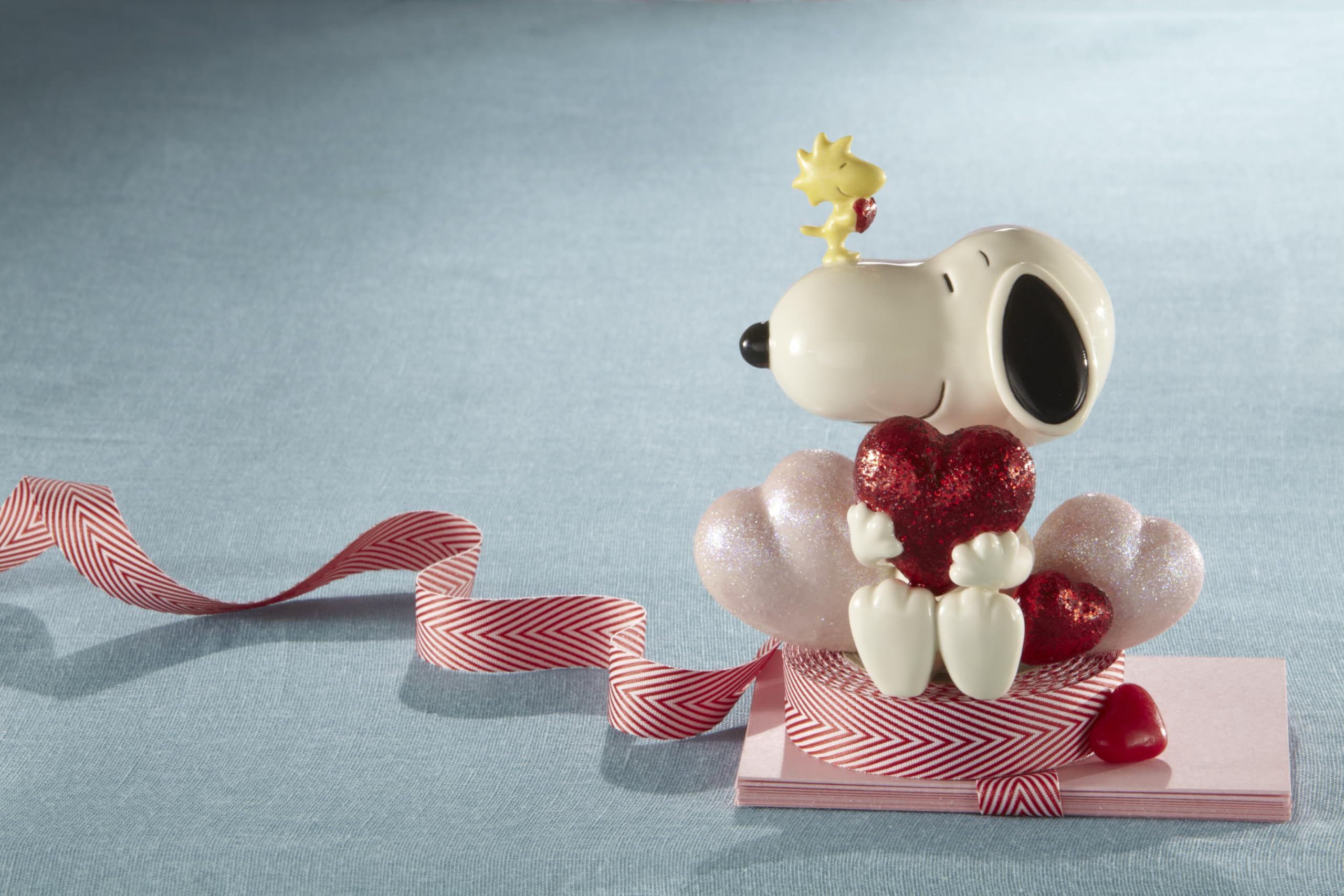 Lenox Snoopy cœurs pailletés pour un effet festif et romantique