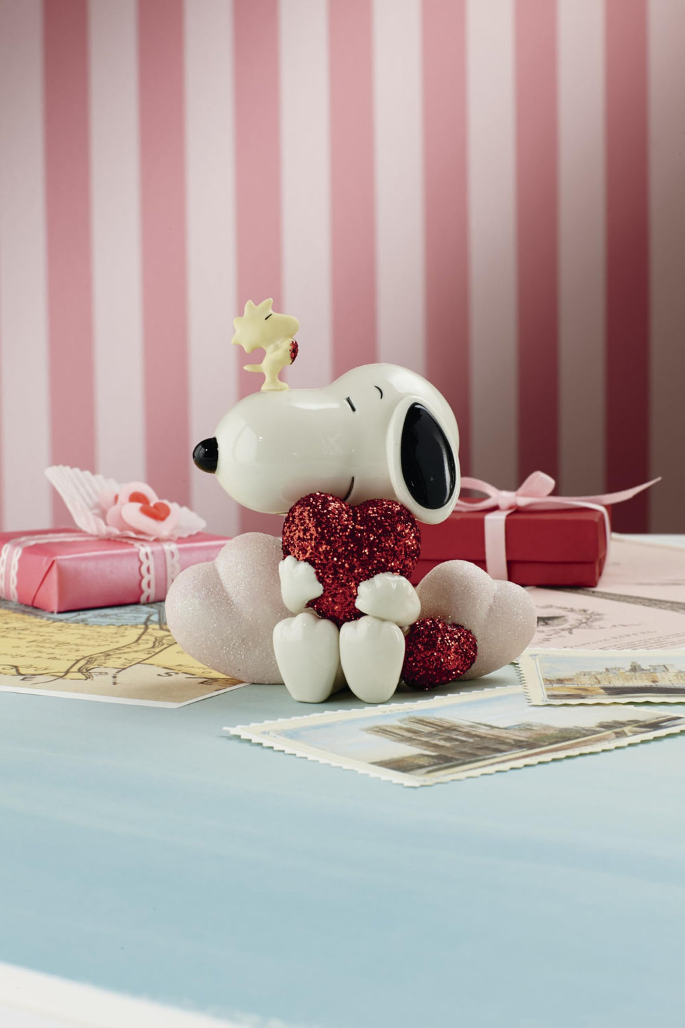Lenox Snoopy détail des accents dorés apportant une touche luxueuse