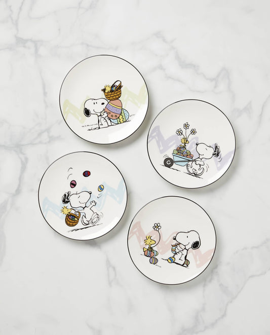 Lenox Snoopy gros plan sur motifs délicats, met en valeur la finition en porcelaine