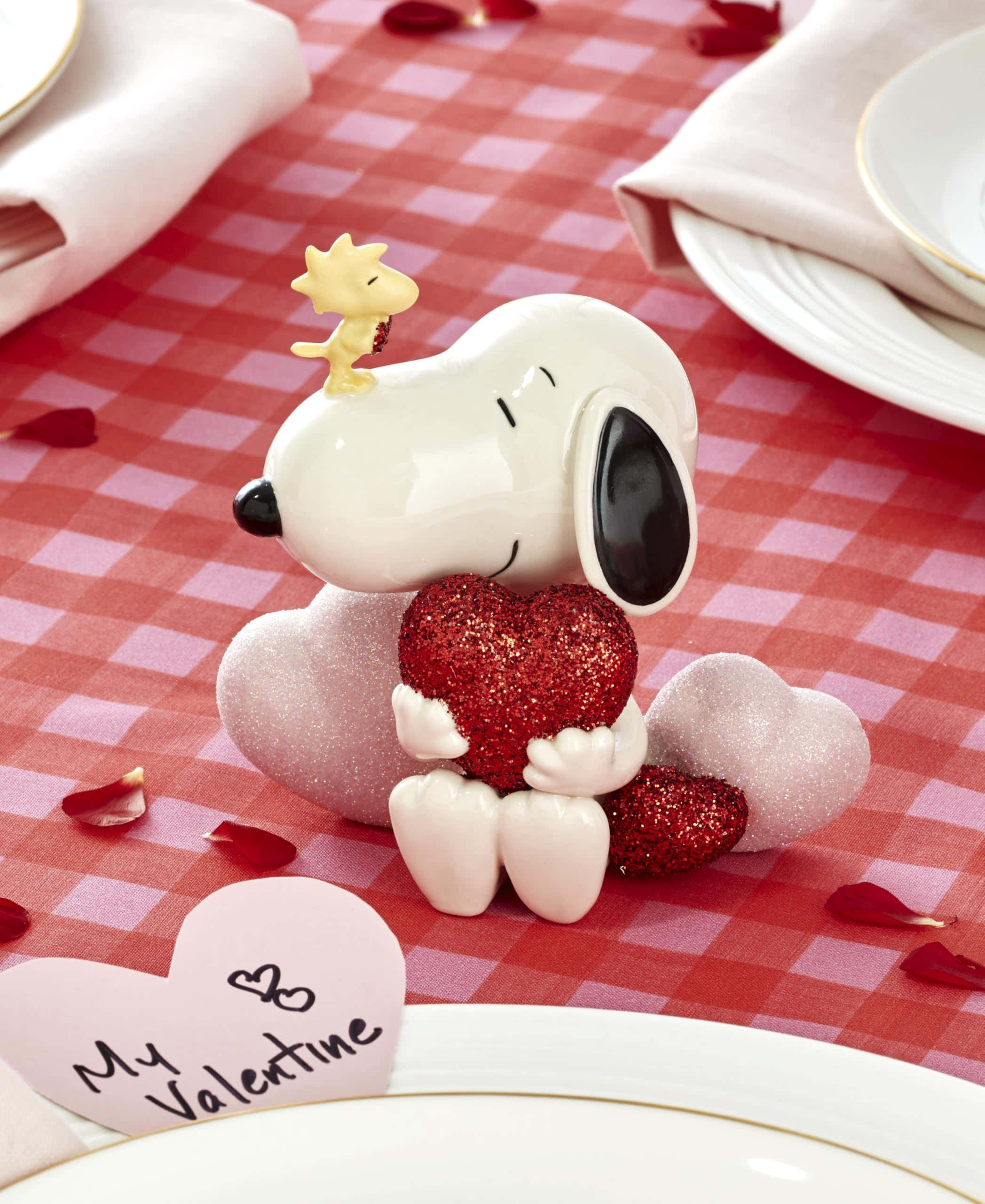 Lenox Snoopy comparaison d'échelle montrant la taille compacte