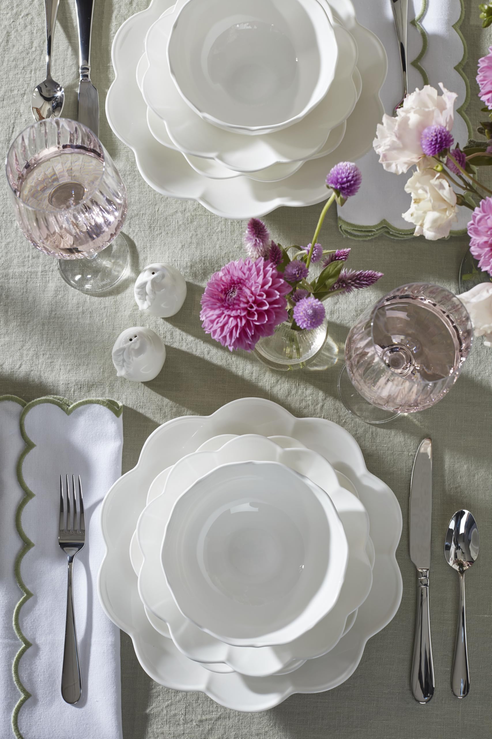 Lenox Studio 1414 table mise en scène illustrant style convivial et chic
