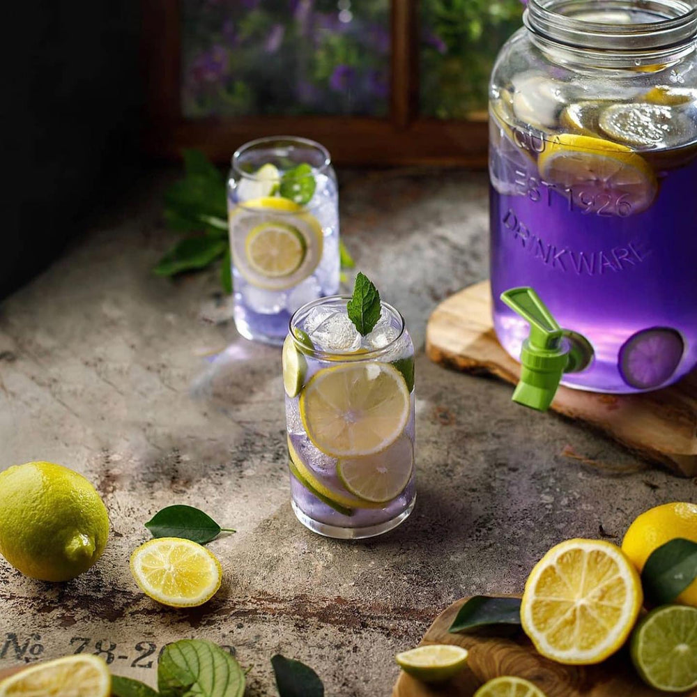 Le'raze verres en usage avec cocktails pour présentation soignée