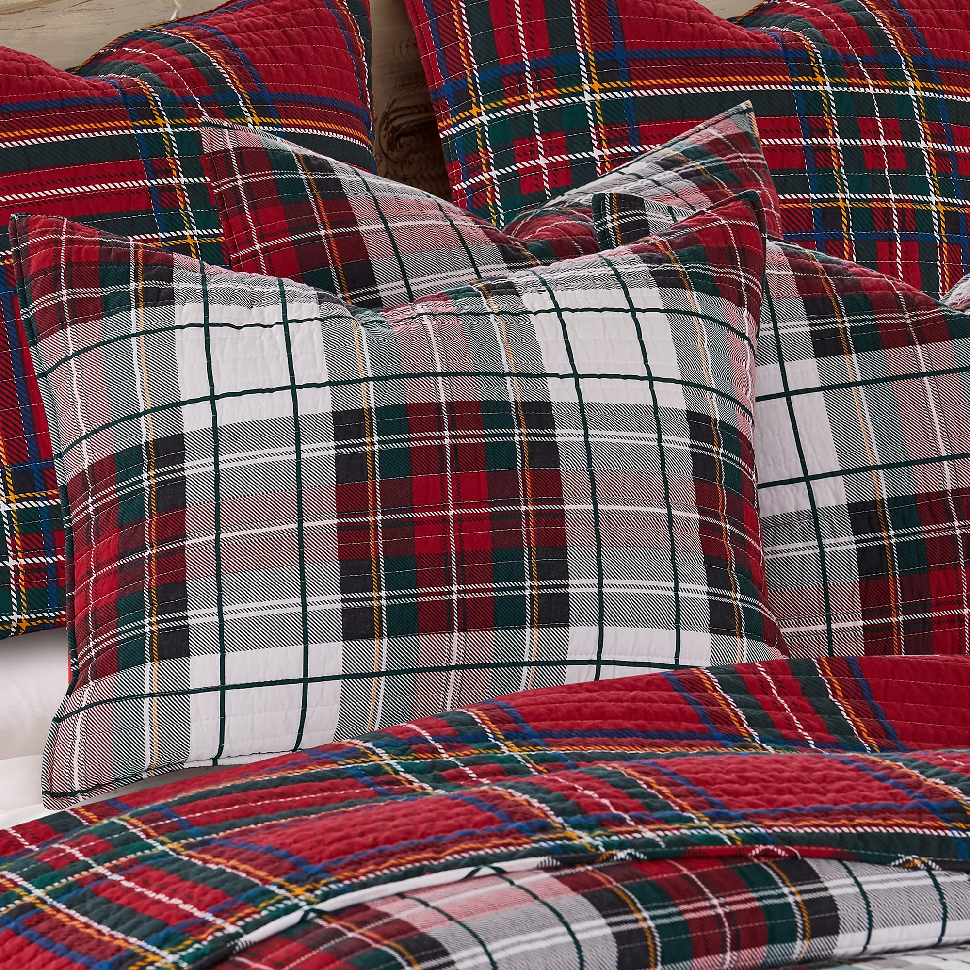 Levtex Home intérieur stylé avec le couvre-lit Spencer Plaid pour ambiance festive