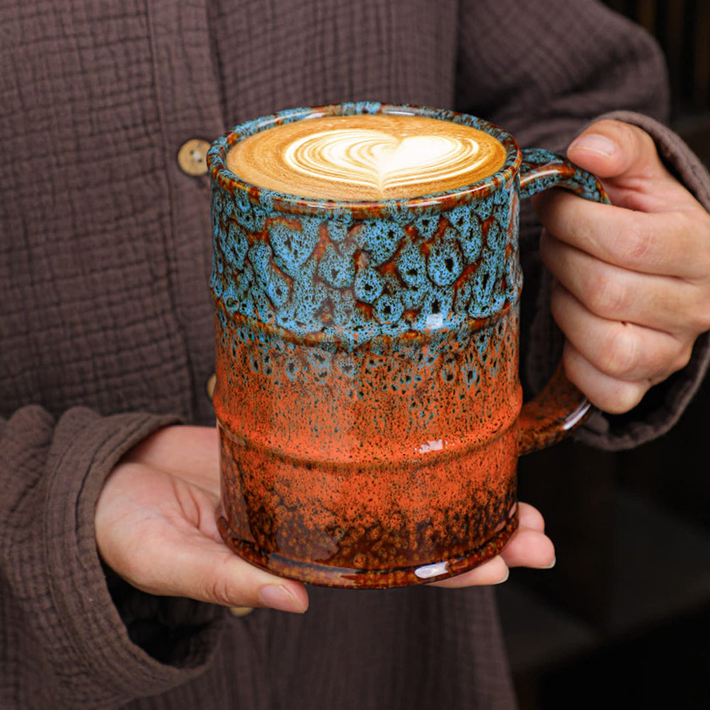 LGQ lot de quatre tasses multicolores exposant variations de glaçure