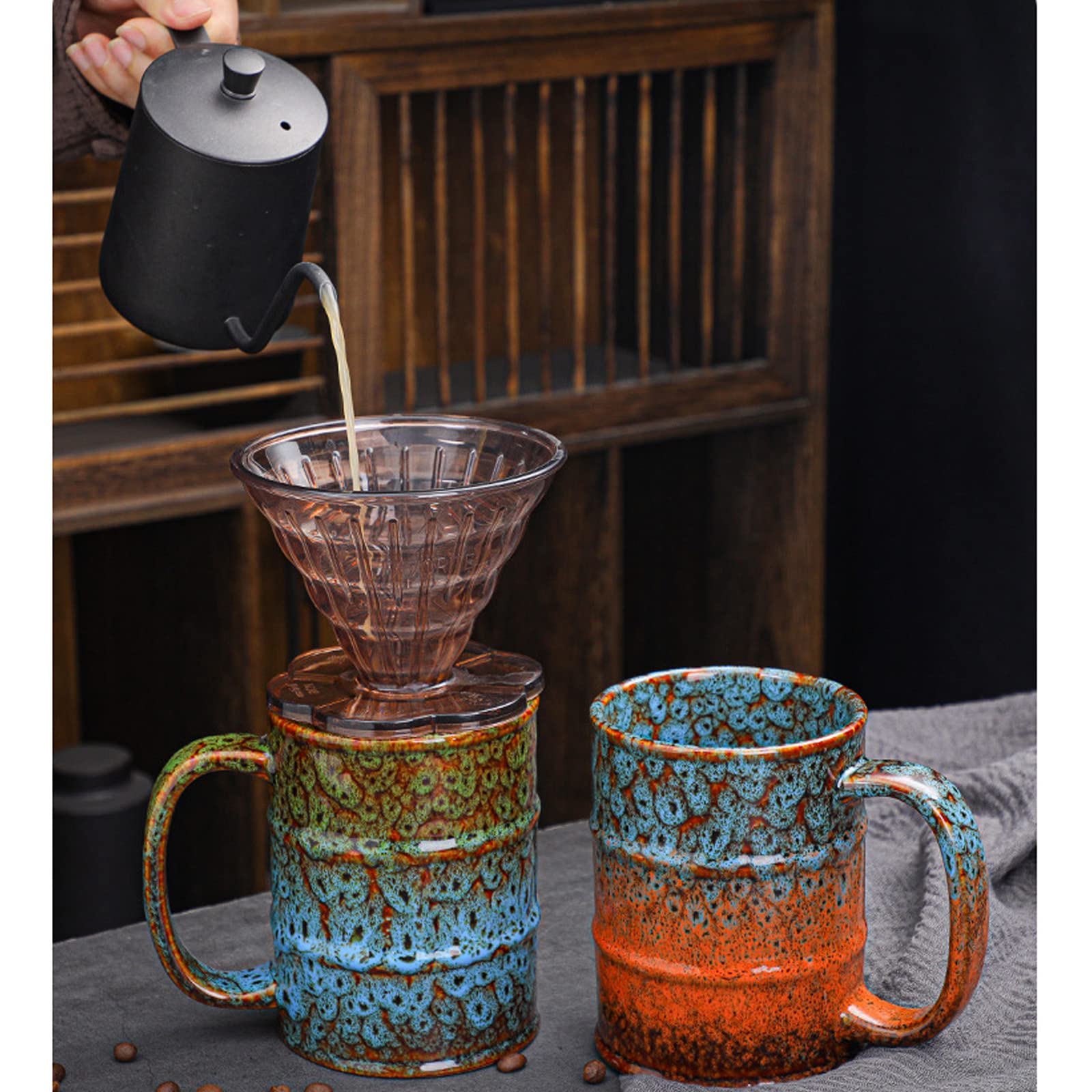 LGQ tasse sur table de déjeuner lifestyle ajoutant touche décorative