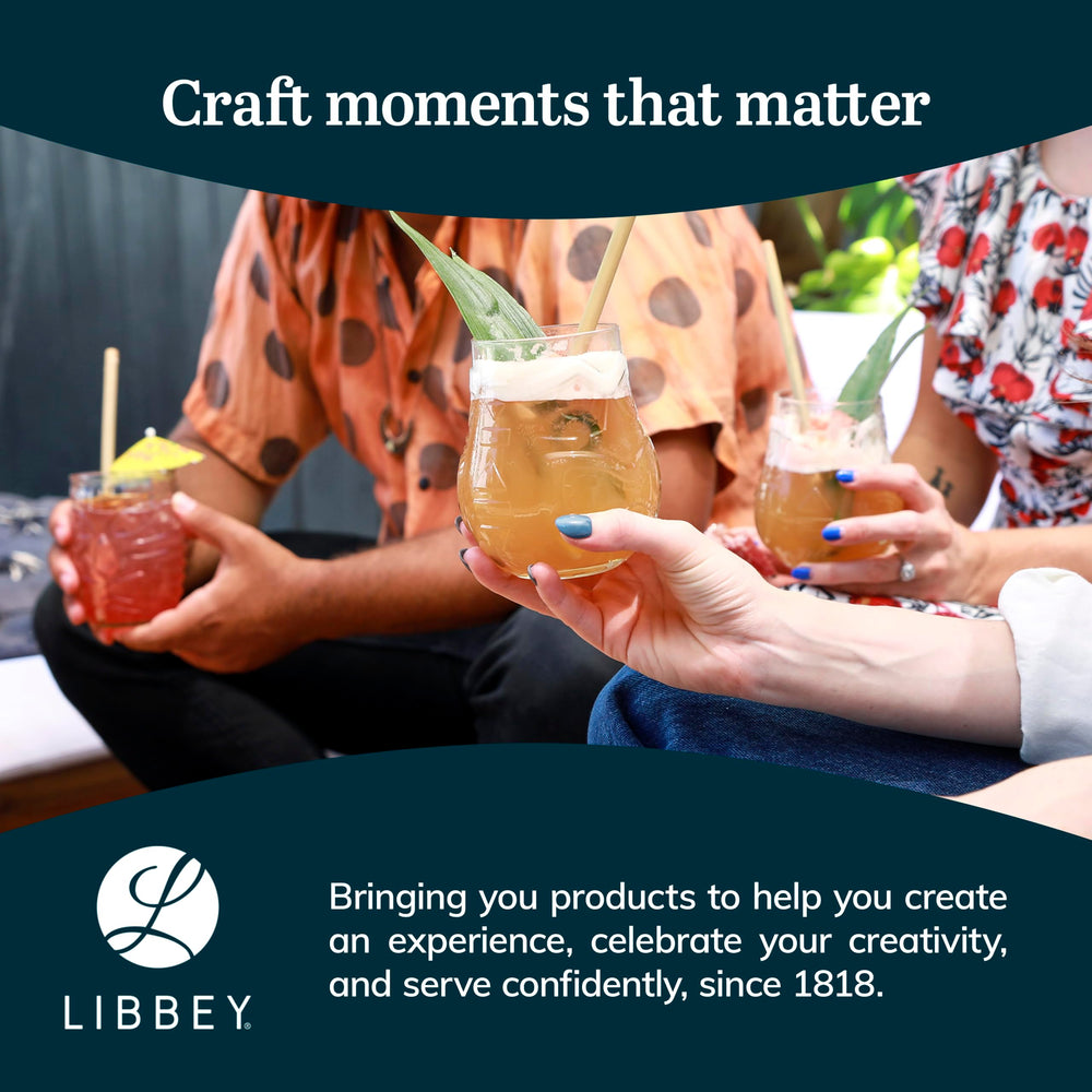 Libbey verre tenu en main, montre la taille et la capacité