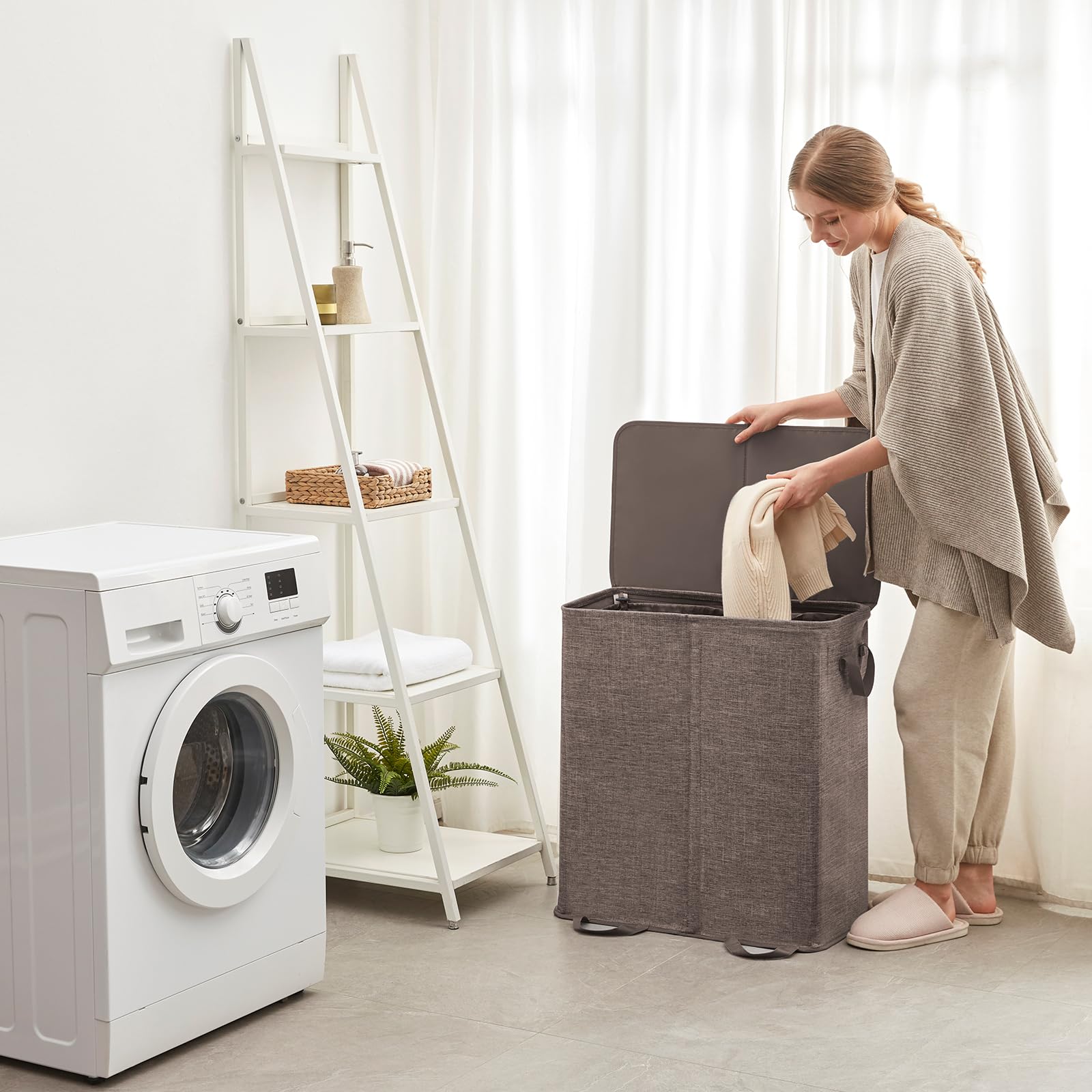 Lifewit panier à côté d'une échelle pour comparaison d'échelle et capacité