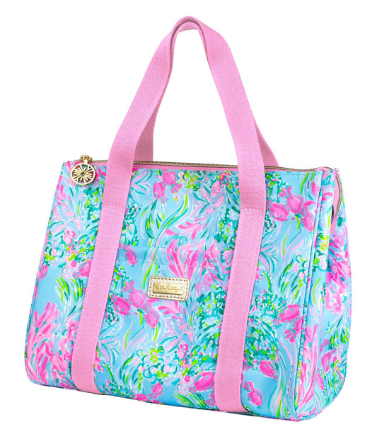 Lilly Pulitzer sac profil affichant la forme compacte et le polyester durable