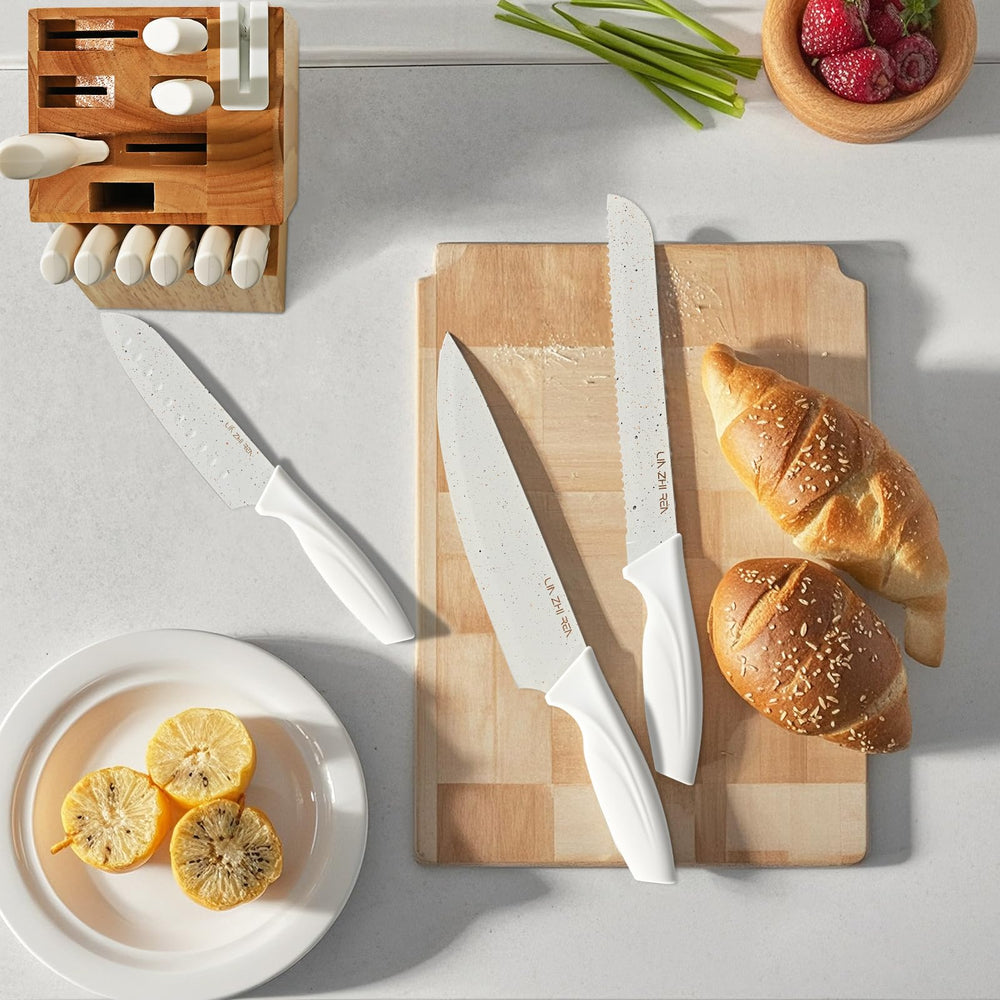 LIN ZHI REN ensemble présenté sur table pour service élégant et pratique