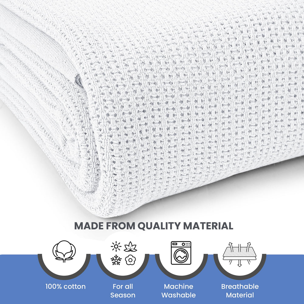 Linteum tissu touché par une main, douceur coton apaisante