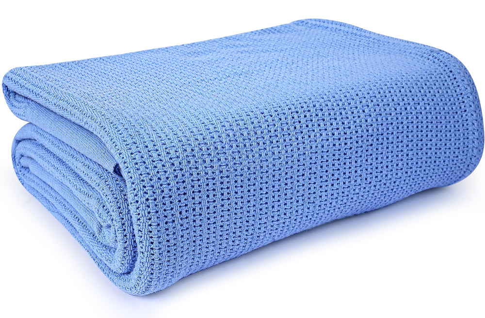 Linteum couverture hospitalière face avant montrant taille et couleur bleue, facile à repérer