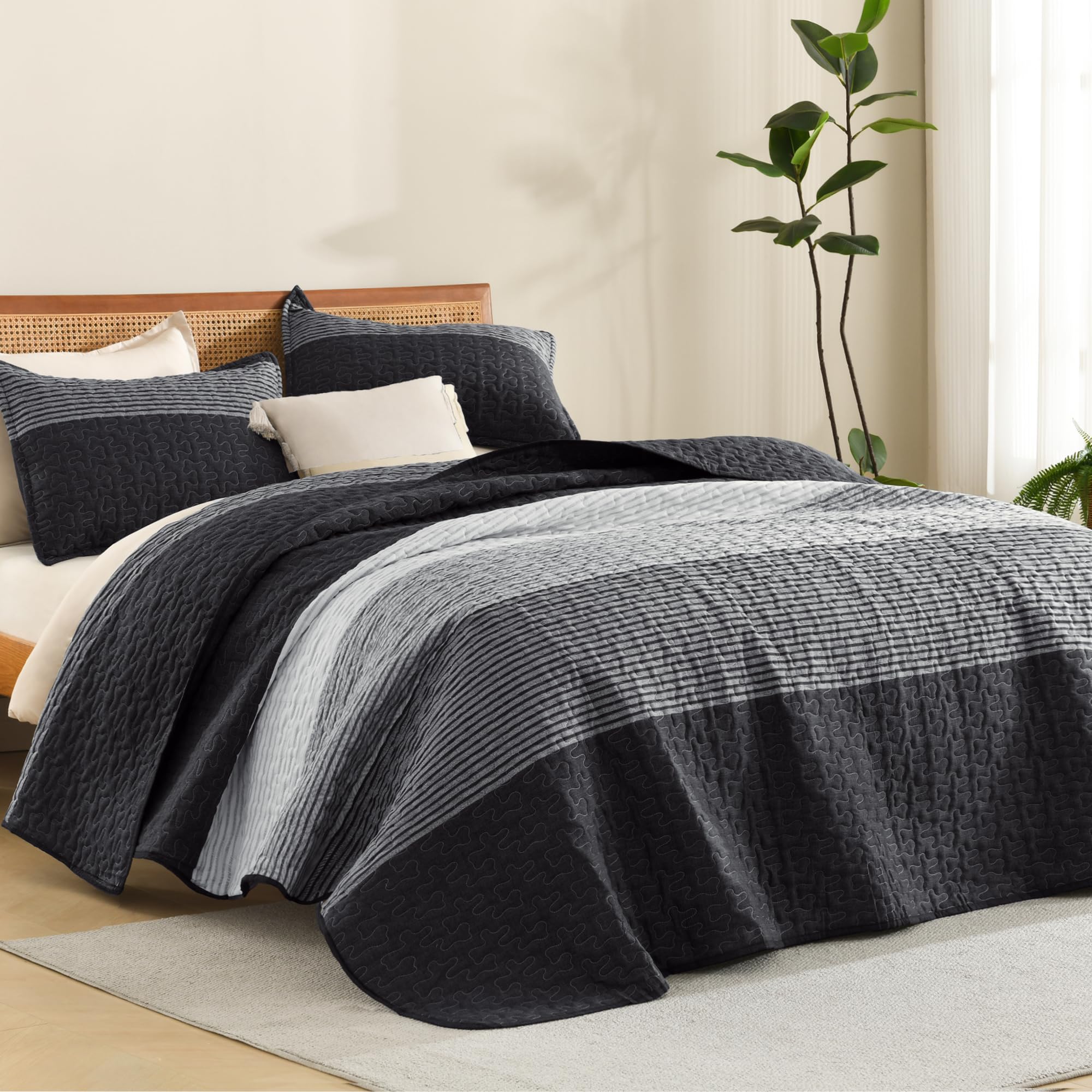 Litanika couette face avant montrant le design rayé et une esthétique nette