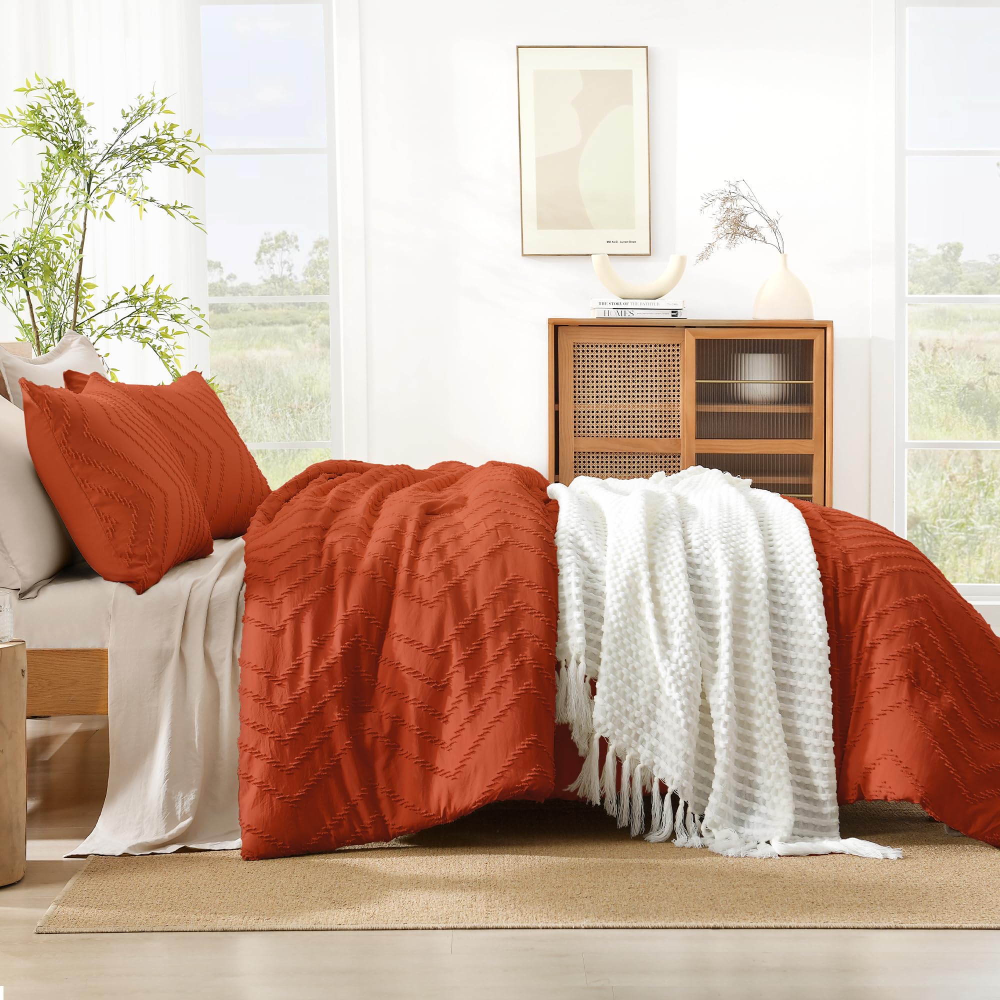 Litanika couette sur lit apportant style moderne et chaleur