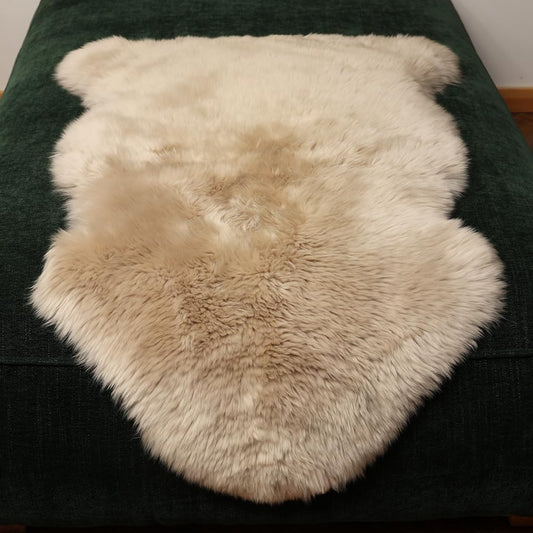 LLB vue face avant du tapis crème marron, aspect accueillant et décoratif