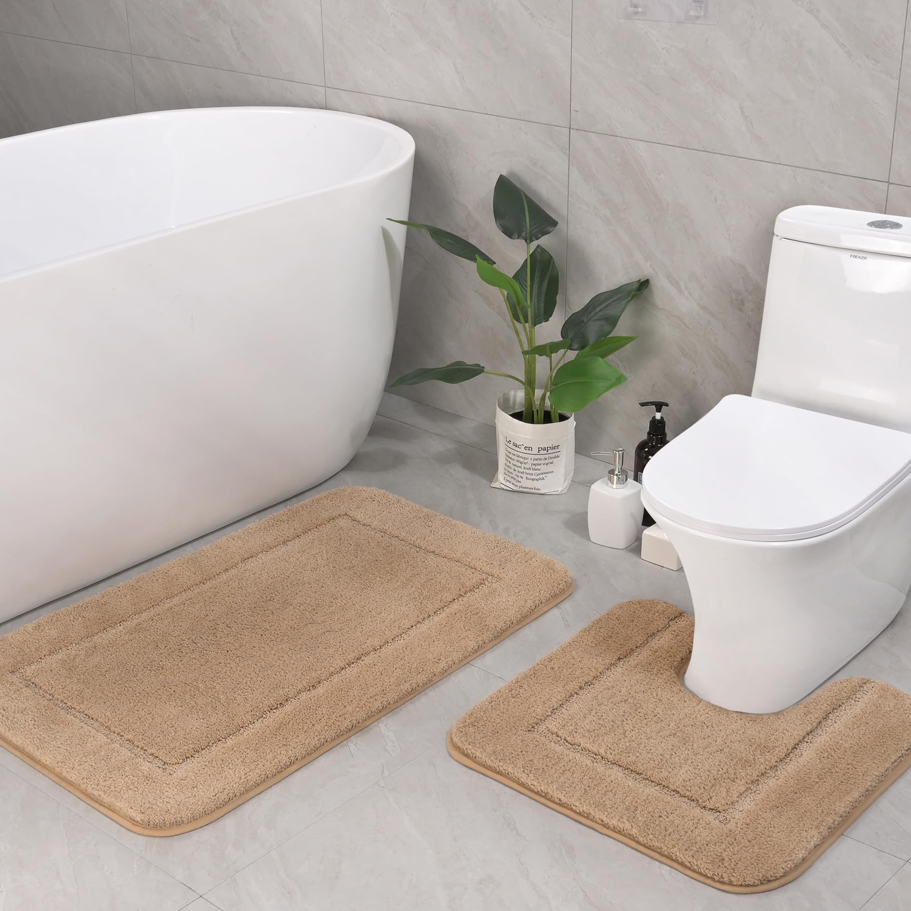 LOCHAS tapis devant baignoire beige montrant confort et absorption