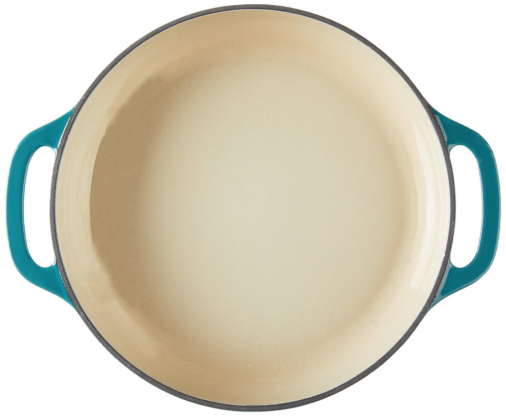 Lodge braiser en usage au four et sur table pour service convivial