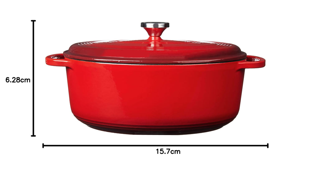 Lodge cocotte couvercle ajusté gros plan retenant vapeur pour braisés tendres