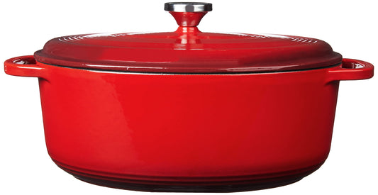 Lodge cocotte gros plan émail intérieur lisse facilitant nettoyage et cuisson sans adhérence