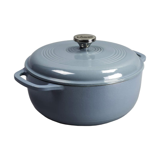 Lodge cocotte face Storm Blue montrant finition brillante et capacité généreuse
