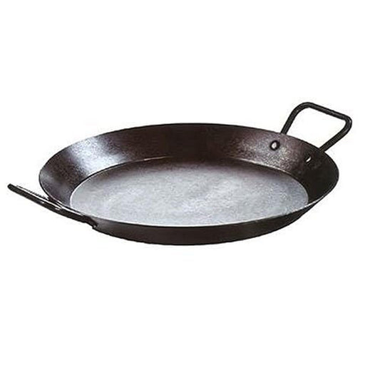 Lodge poêle acier carbone vue de face montrant la grande surface de cuisson