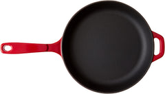 Lodge poêle en cuisson sur plaque montrant répartition uniforme de la chaleur