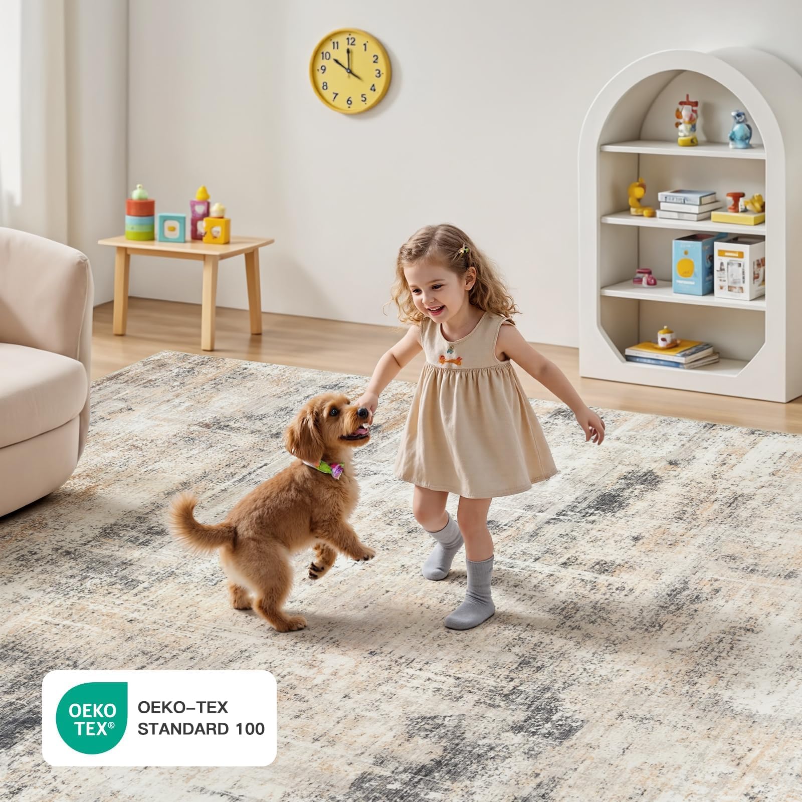 Tapis Lofus placé sous un canapé montrant l’échelle et la couverture d’espace