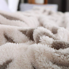 Détail bordure LOMAO montrant couture soignée et durabilité