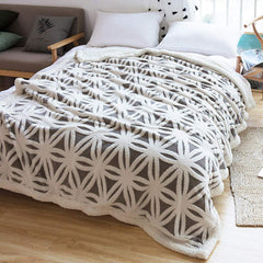 Gros plan Sherpa LOMAO montrant texture moelleuse pour chaleur