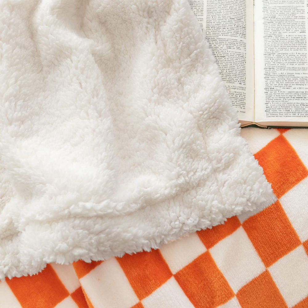 LOMAO plaid posé sur lit améliorant décor et confort nocturne